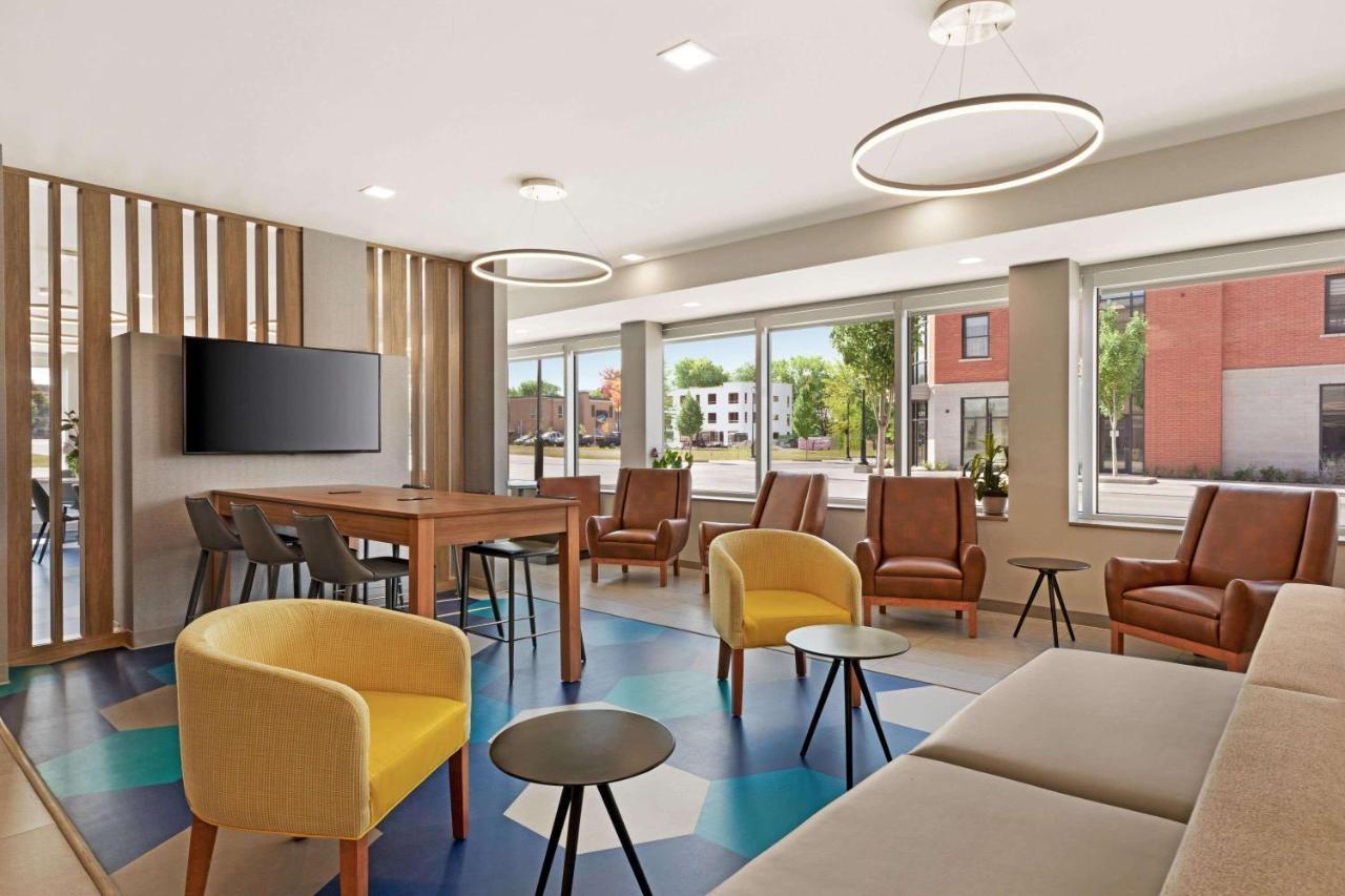 Microtel Inn Suites By Wyndham Lac-Megantic Ngoại thất bức ảnh