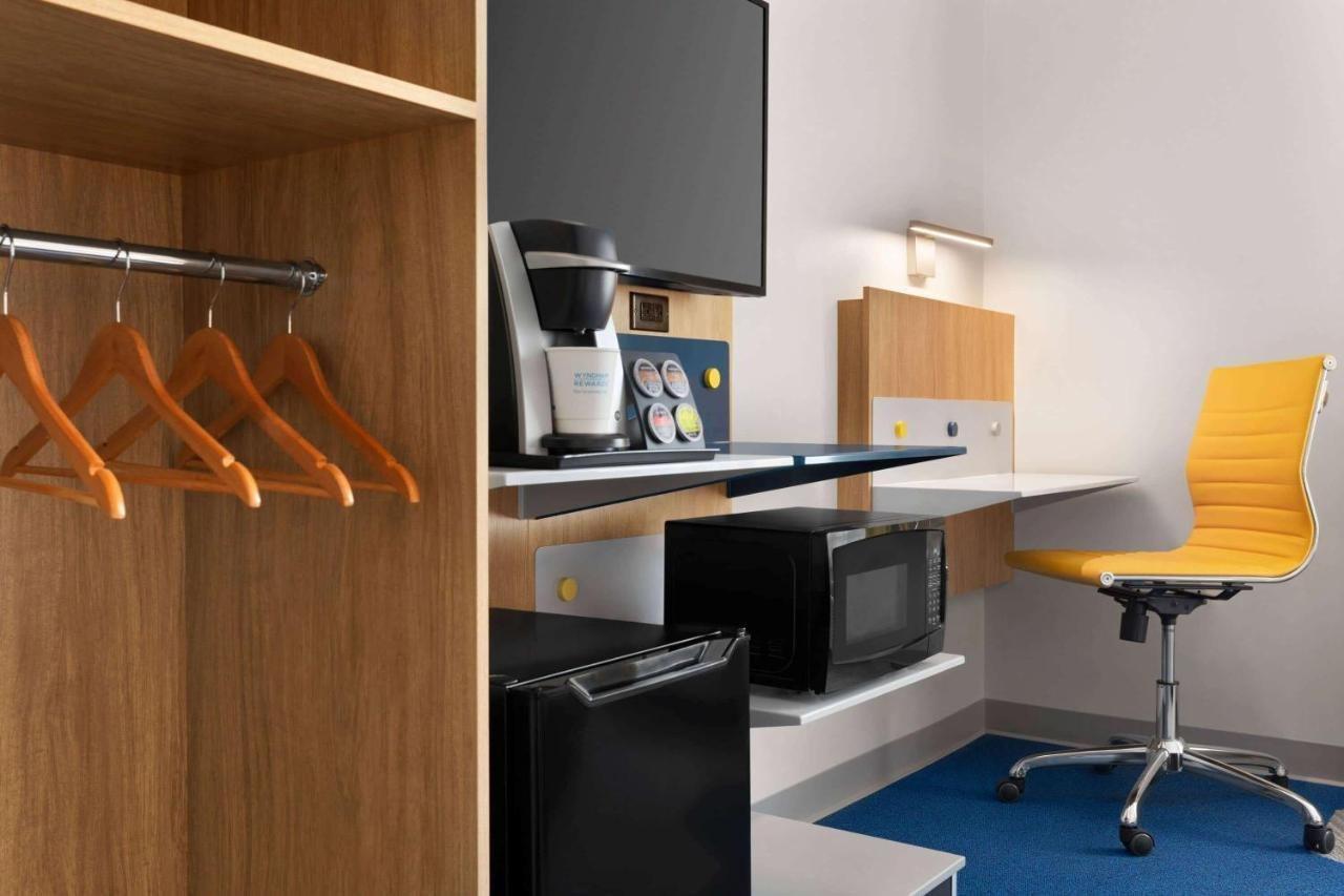 Microtel Inn Suites By Wyndham Lac-Megantic Ngoại thất bức ảnh