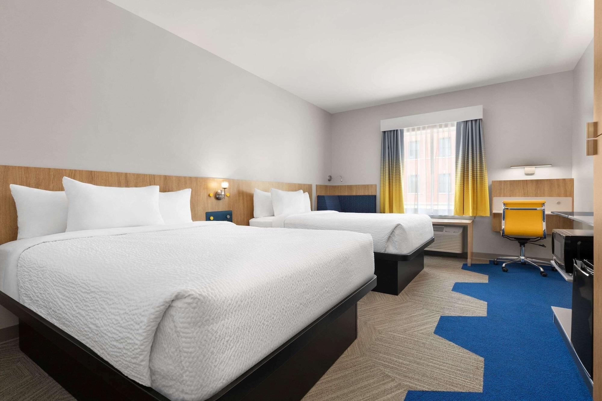 Microtel Inn Suites By Wyndham Lac-Megantic Ngoại thất bức ảnh